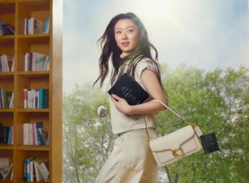 COACH��������д���ҹ��¡�����Ƭ�Թ���֮������ʱ������ 