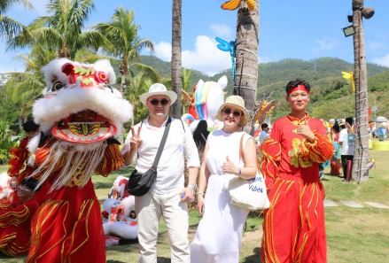 ���ݳ���Ʒ���ס��͵ƻ᣺����˿·���������´�ʢ������ζŨ������