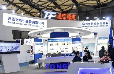 �뵼���װ��������ͨ��΢��ɼ۳��ֽ׶��Բ��� 