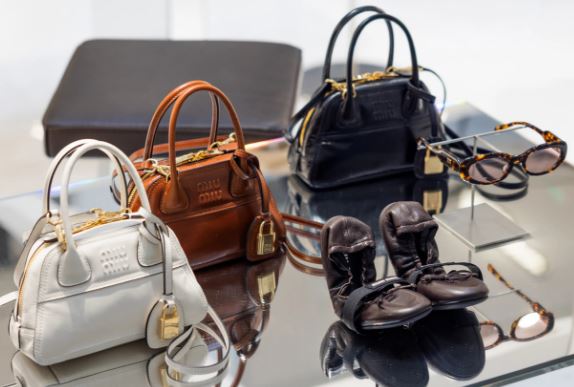 MIU MIU VINYL CLUB Miu Miu�ڽ����ֲ���ʱ�� 